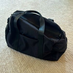 Lululemon black duffel bag